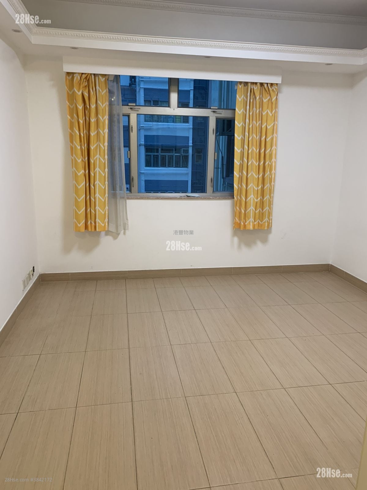 King Man Court Sell 2 Bedrooms , 1 Bathroom 526 ft²