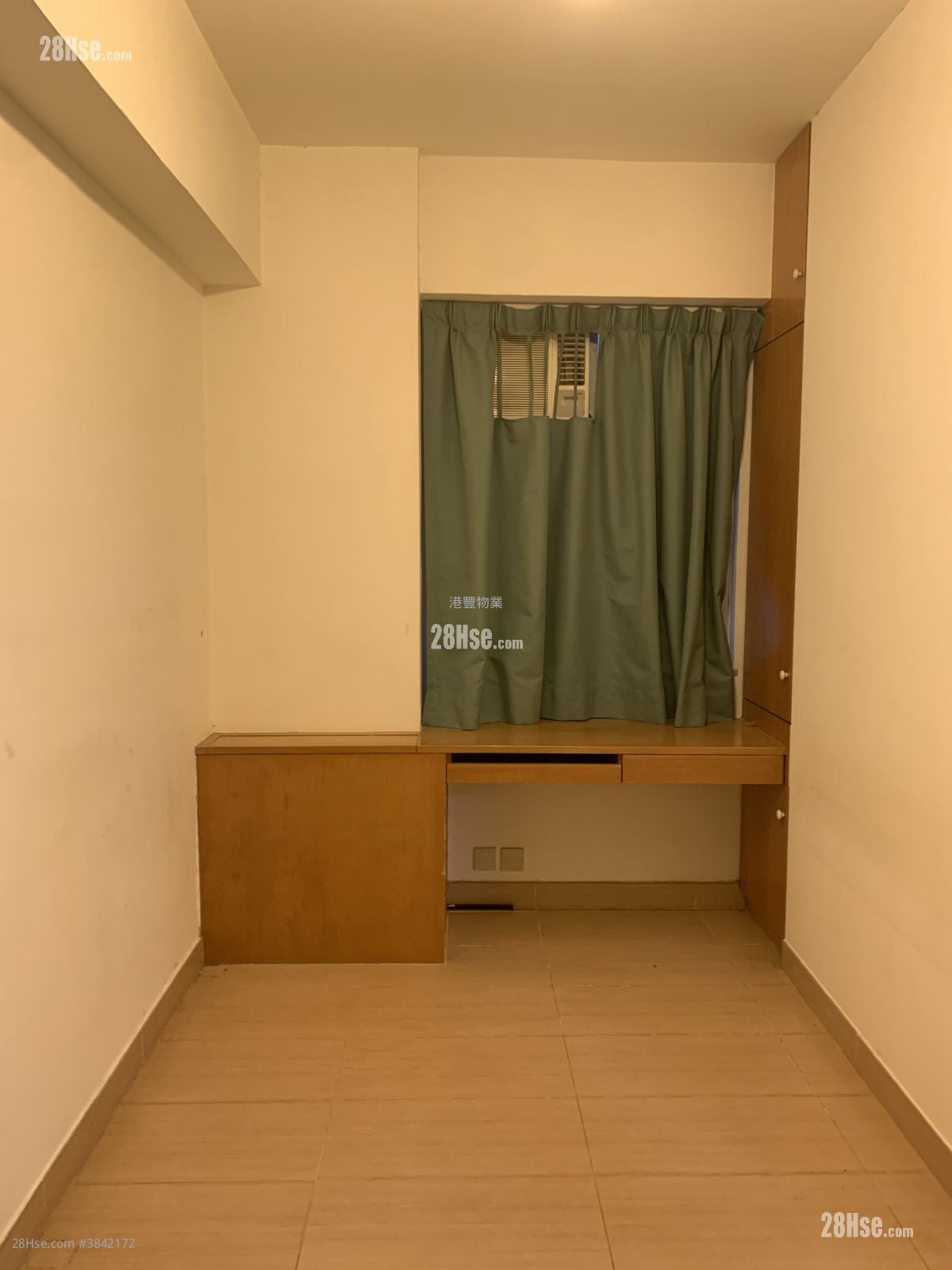 King Man Court Sell 2 Bedrooms , 1 Bathroom 526 ft²