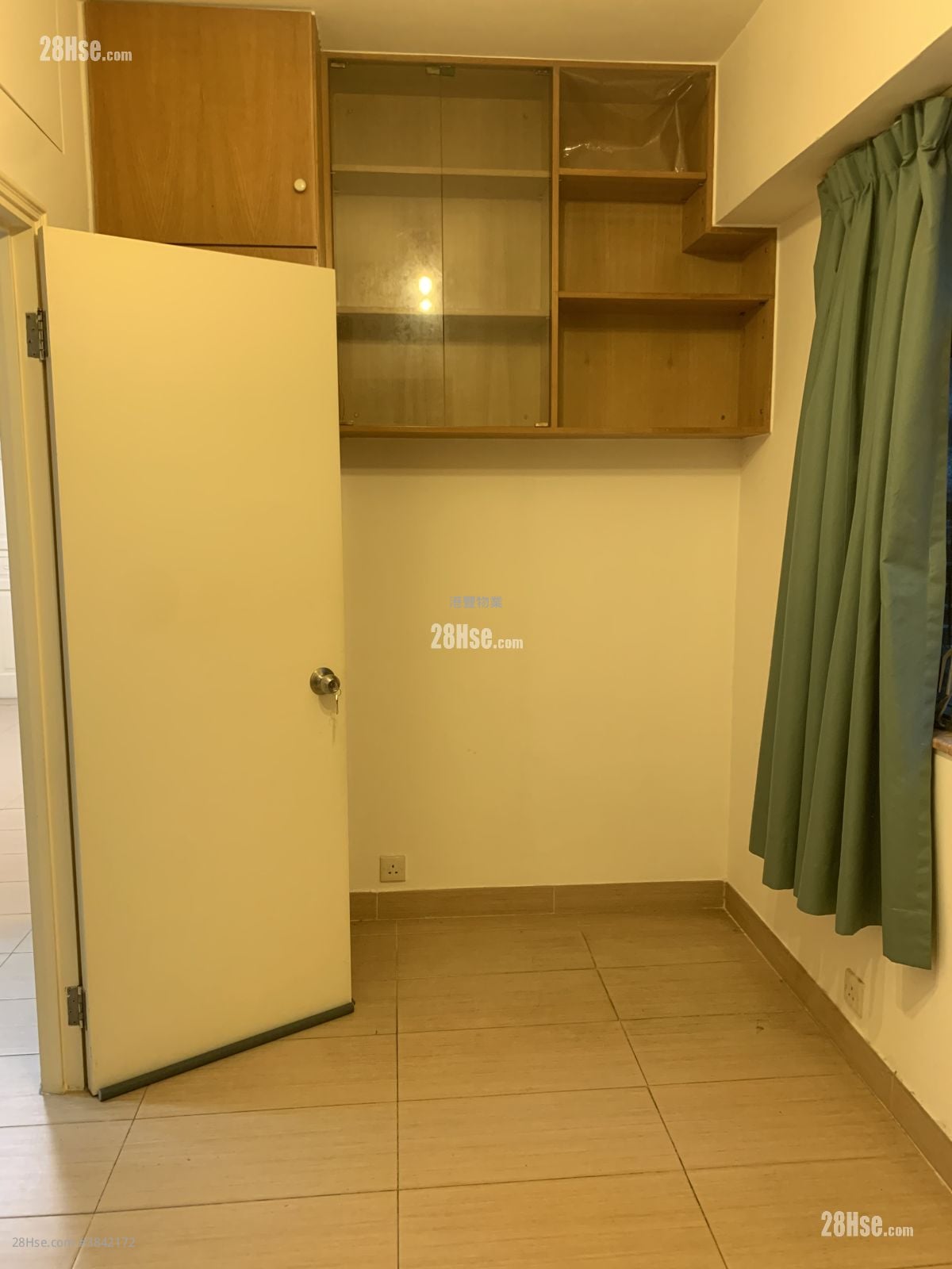 King Man Court Sell 2 Bedrooms , 1 Bathroom 526 ft²