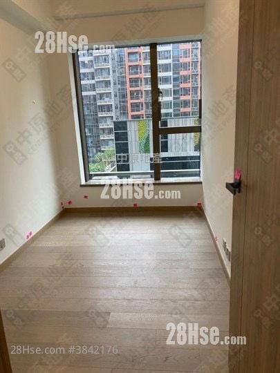Centra Horizon Sell 3 Bedrooms 1,022 ft²