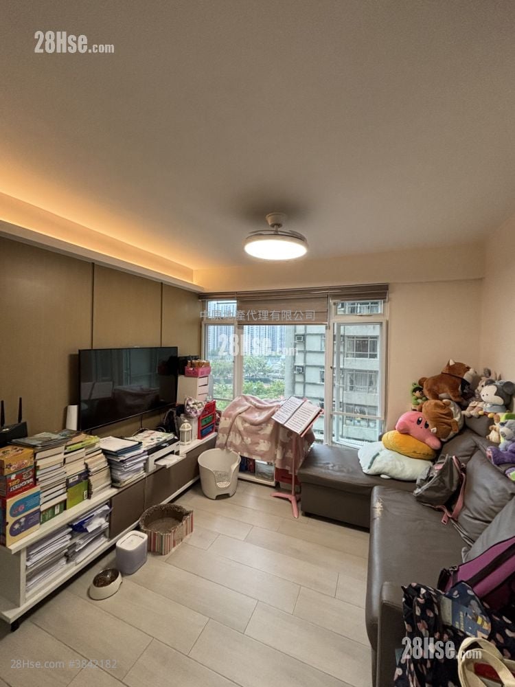 Lei King Wan Sell 3 Bedrooms , 2 Bathrooms 536 ft²