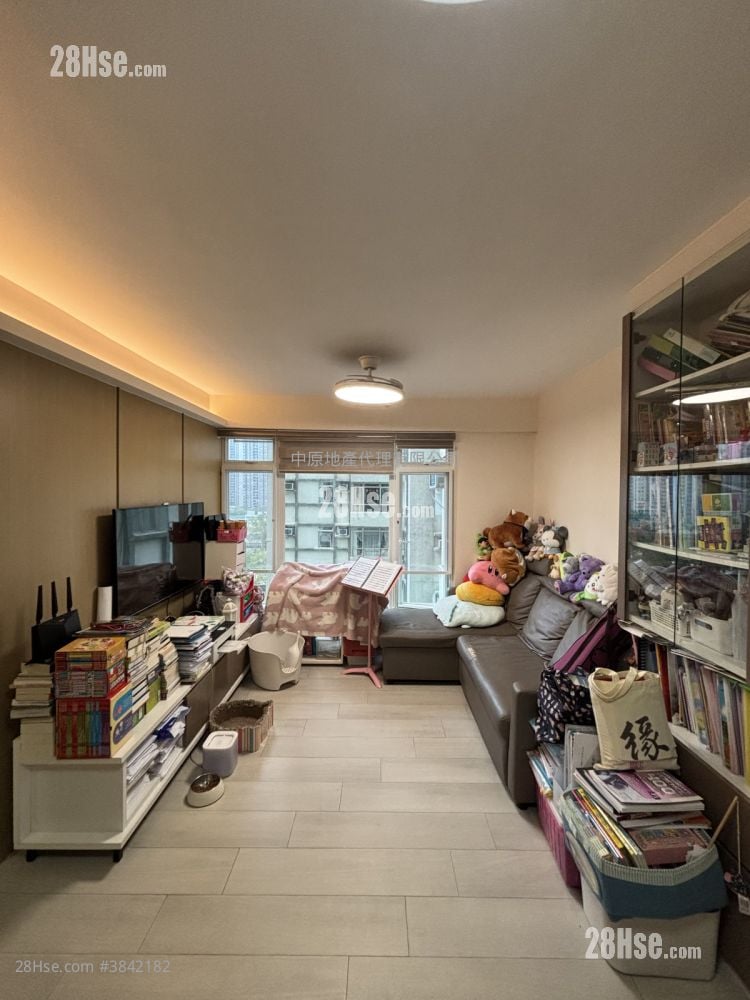 Lei King Wan Sell 3 Bedrooms , 2 Bathrooms 536 ft²