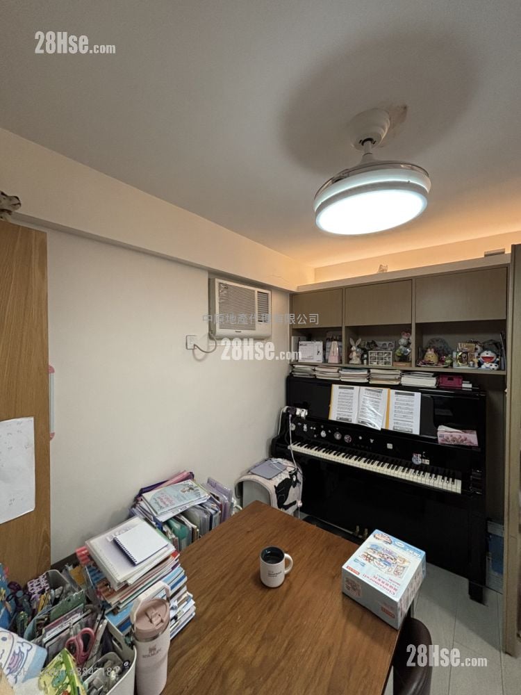 Lei King Wan Sell 3 Bedrooms , 2 Bathrooms 536 ft²