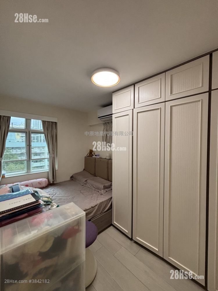 Lei King Wan Sell 3 Bedrooms , 2 Bathrooms 536 ft²