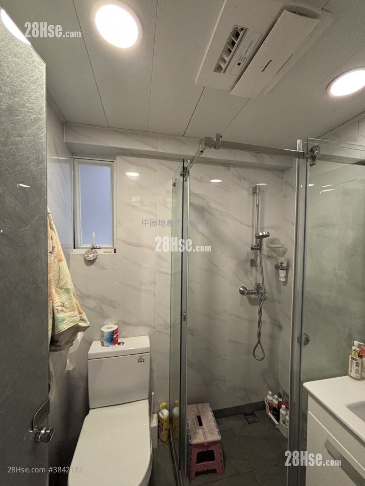 Lei King Wan Sell 3 Bedrooms , 2 Bathrooms 536 ft²