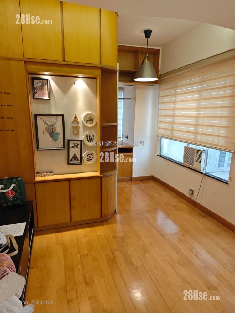 Golden Lion Garden Rental 1 Bedroom , 1 Bathroom 282 ft²