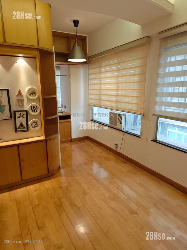 Golden Lion Garden Rental 1 Bedroom , 1 Bathroom 282 ft²