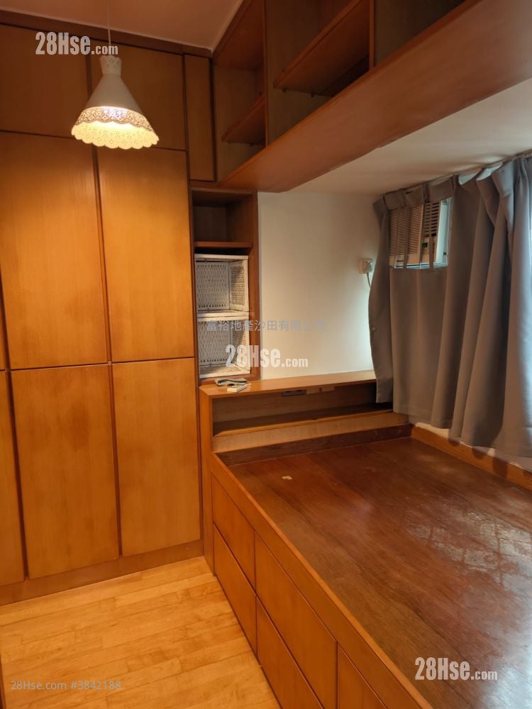 Golden Lion Garden Rental 1 Bedroom , 1 Bathroom 282 ft²