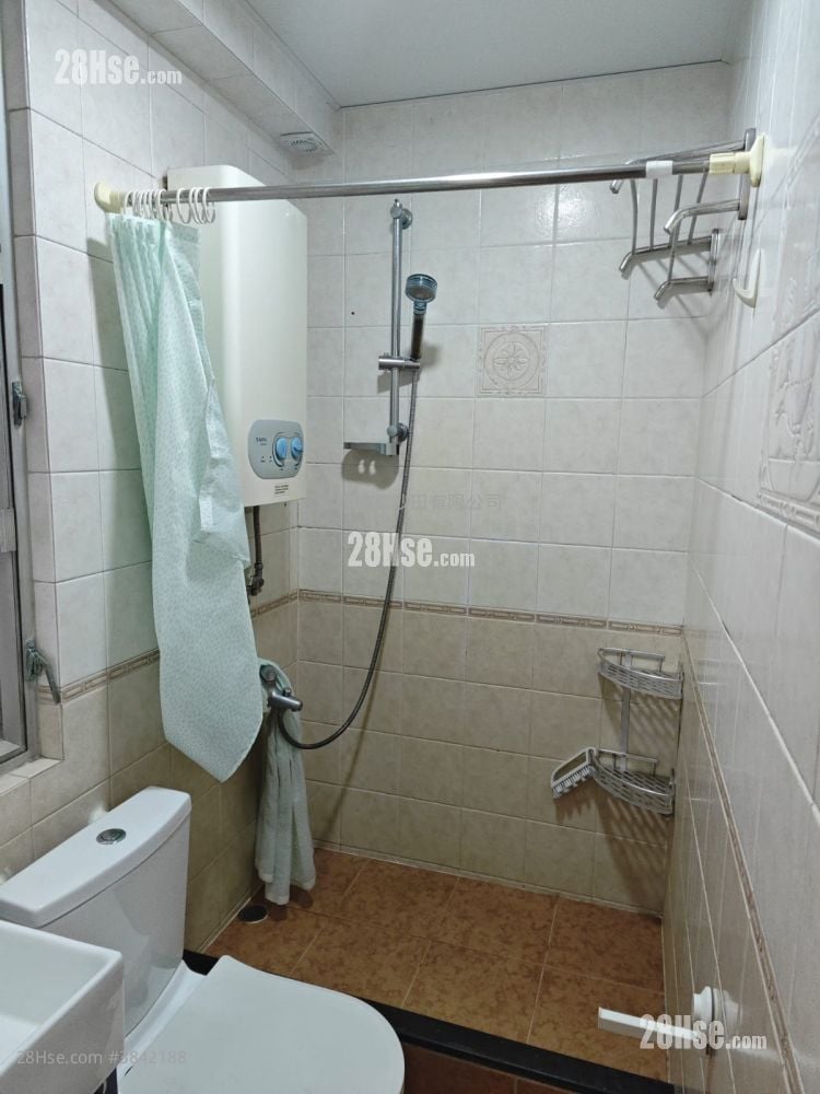 Golden Lion Garden Rental 1 Bedroom , 1 Bathroom 282 ft²
