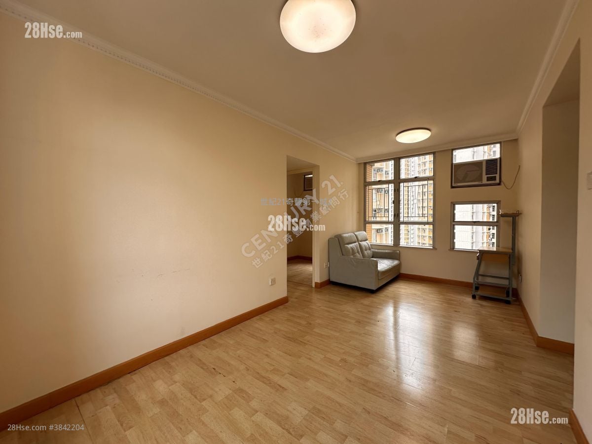 Yu Chui Court Rental 2 Bedrooms 519 ft²
