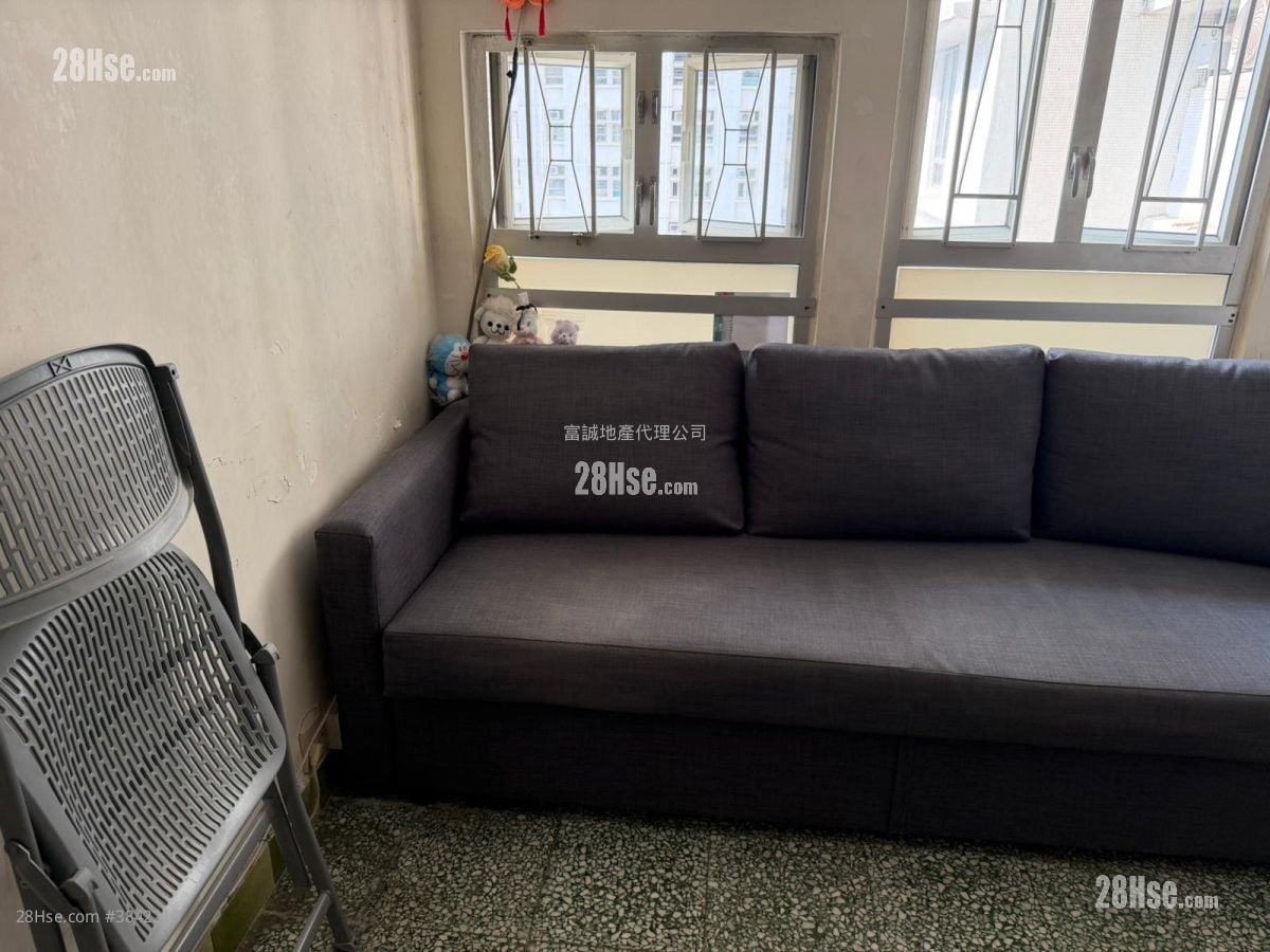 King Shan Court Sell 2 Bedrooms , 1 Bathroom 414 ft²