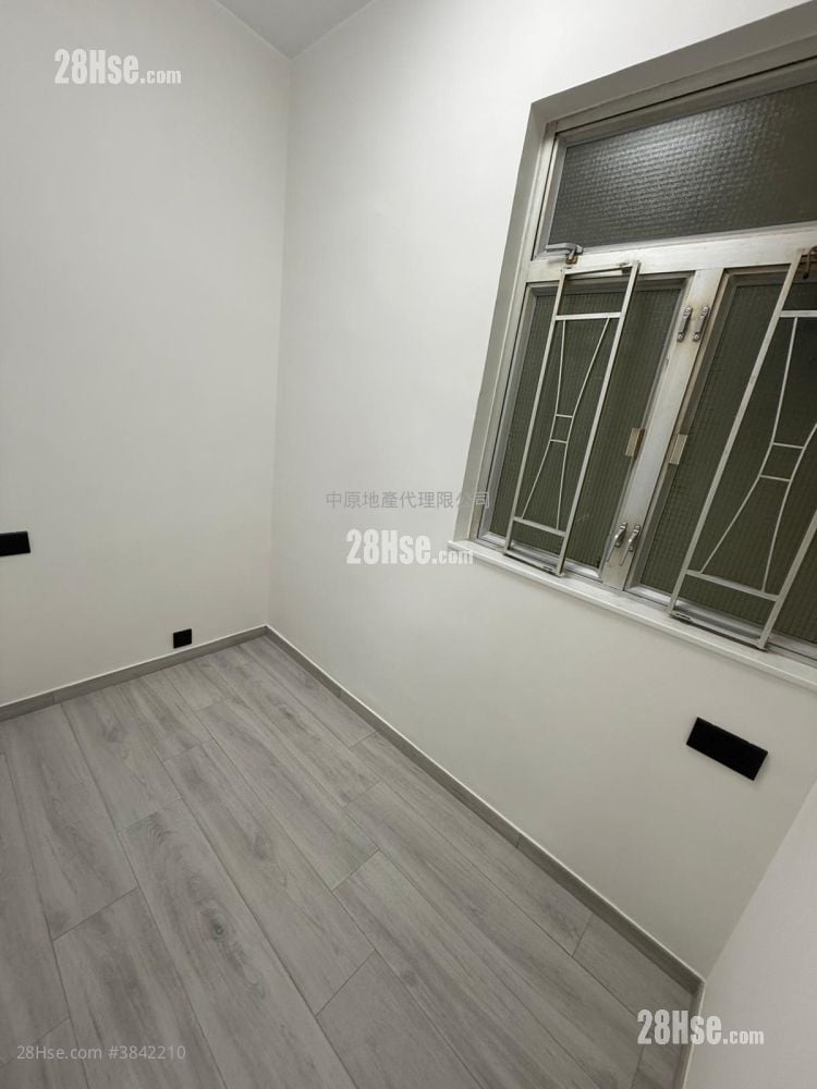 Allway Garden Sell 3 Bedrooms , 1 Bathroom 536 ft²