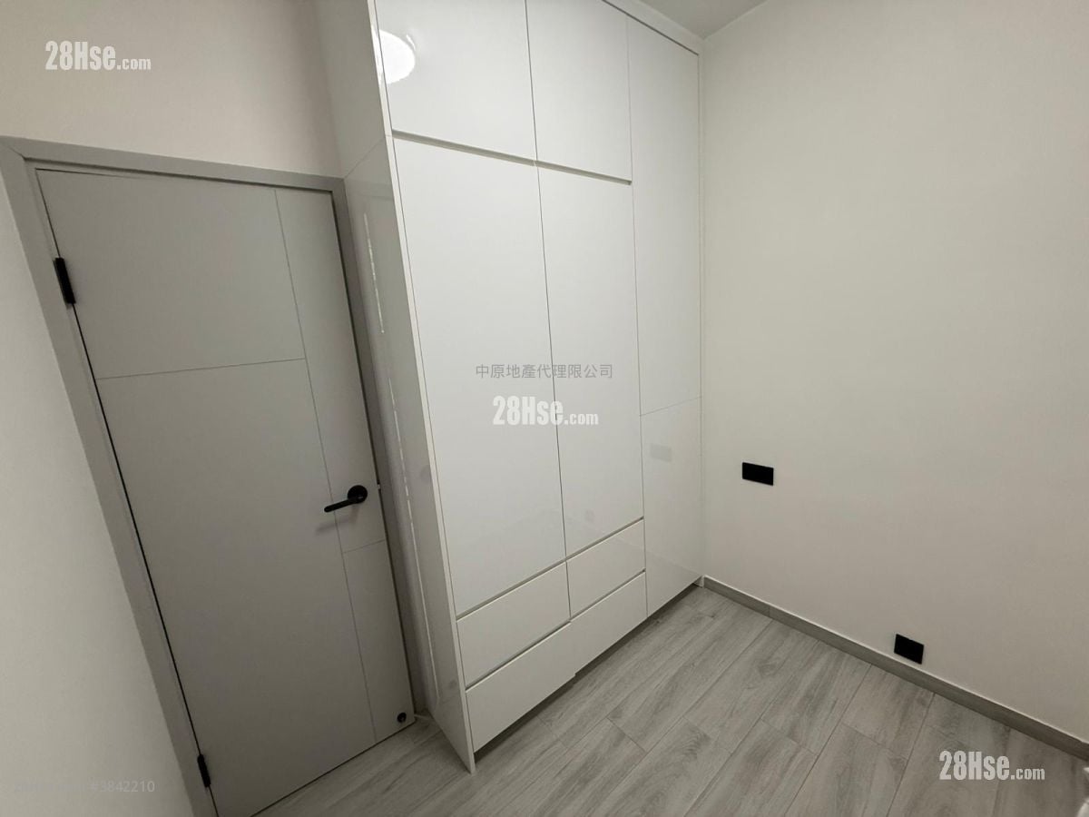 Allway Garden Sell 3 Bedrooms , 1 Bathroom 536 ft²