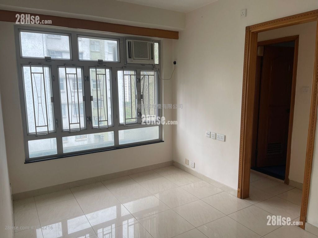 Ching Lai Court Sell 2 Bedrooms , 1 Bathroom 411 ft²