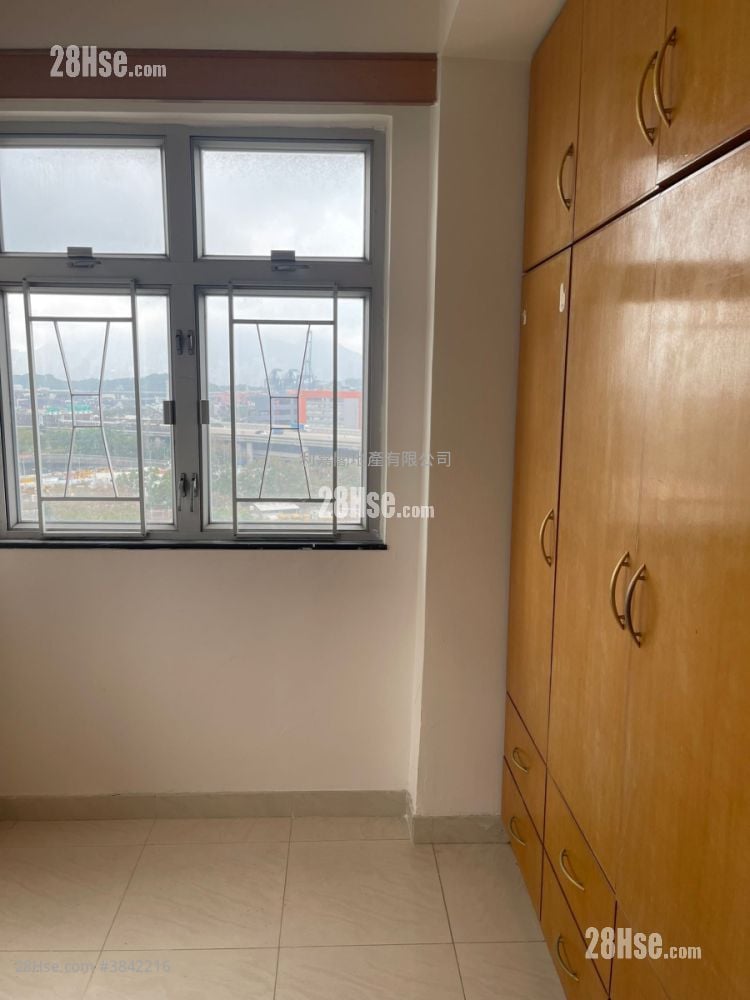 Ching Lai Court Sell 2 Bedrooms , 1 Bathroom 411 ft²