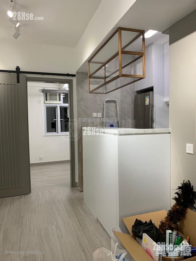 Manifold Court Sell 2 Bedrooms 381 ft²