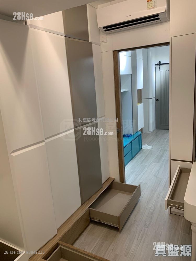 Manifold Court Sell 2 Bedrooms 381 ft²
