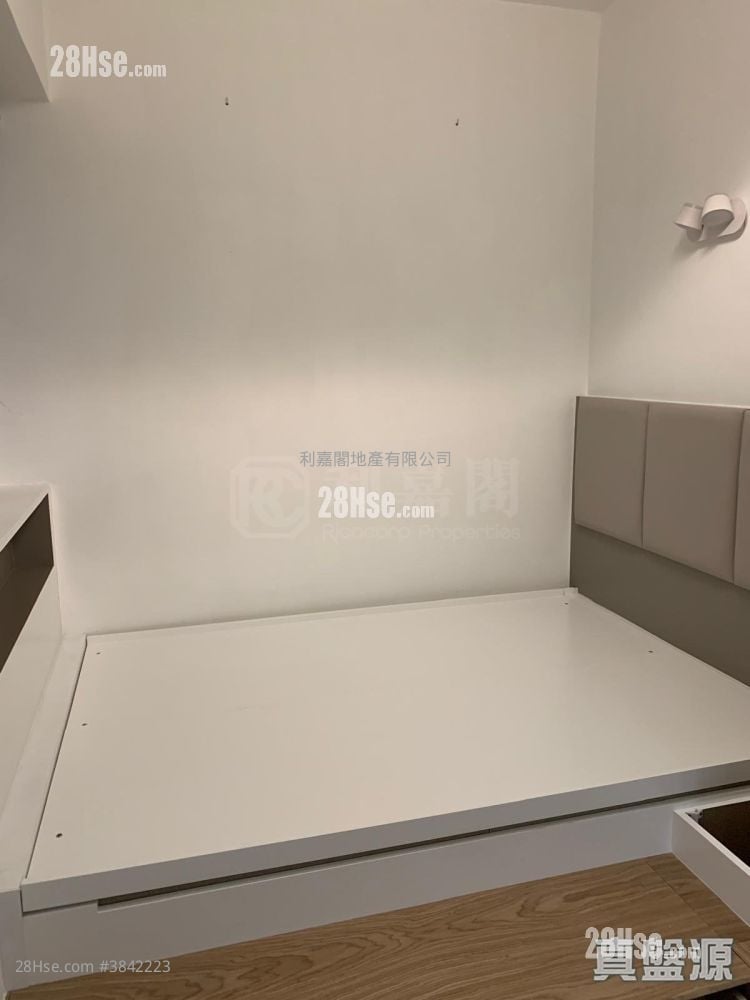 Manifold Court Sell 2 Bedrooms 381 ft²