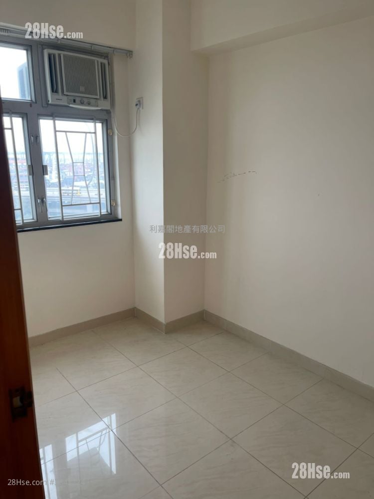 Ching Lai Court Sell 2 Bedrooms , 1 Bathroom 411 ft²