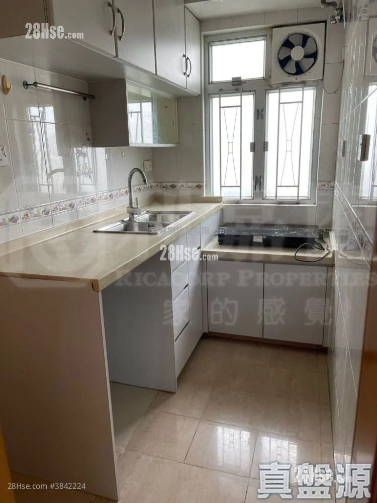 Ching Lai Court Sell 2 Bedrooms , 1 Bathroom 411 ft²