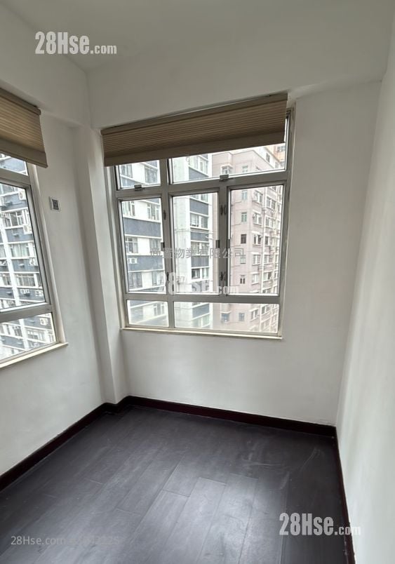 Nam Wing Building Sell 1 Bedroom , 1 Bathroom 308 ft²