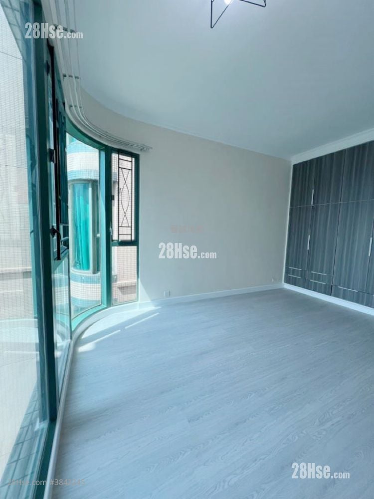 Royal Sea Crest Sell 4 Bedrooms , 3 Bathrooms 1,086 ft²