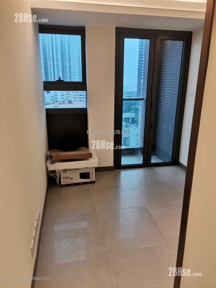 Ava228 Sell Studio , 1 Bathroom 155 ft²