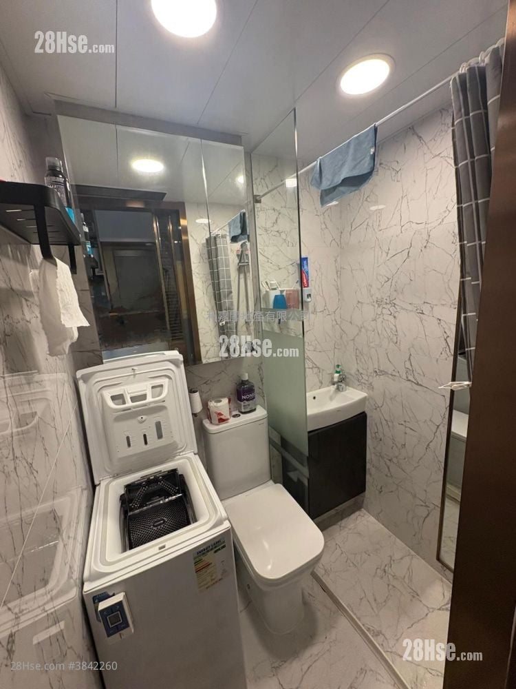 Ava228 Sell Studio , 1 Bathroom 155 ft²