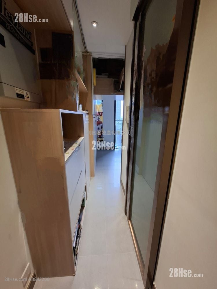 Ava228 Sell Studio , 1 Bathroom 155 ft²