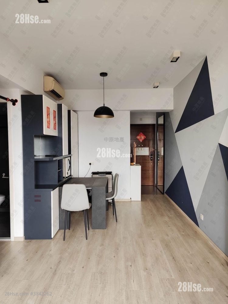 Emerald Green Sell 2 Bedrooms 580 ft²