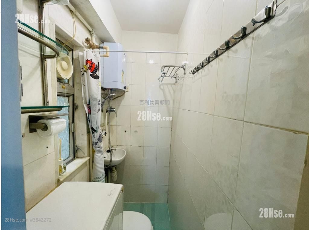 Kam Yuck Building Sell 1 Bedroom , 1 Bathroom 233 ft²