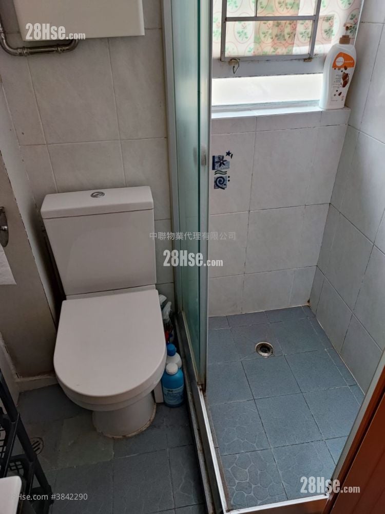 Ka Tin Court Sell 3 Bedrooms , 1 Bathroom 504 ft²