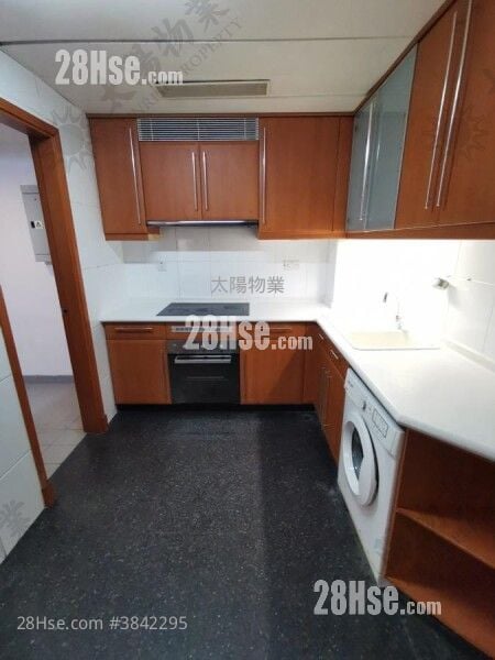 Royal Peninsula Rental 3 Bedrooms 968 ft²