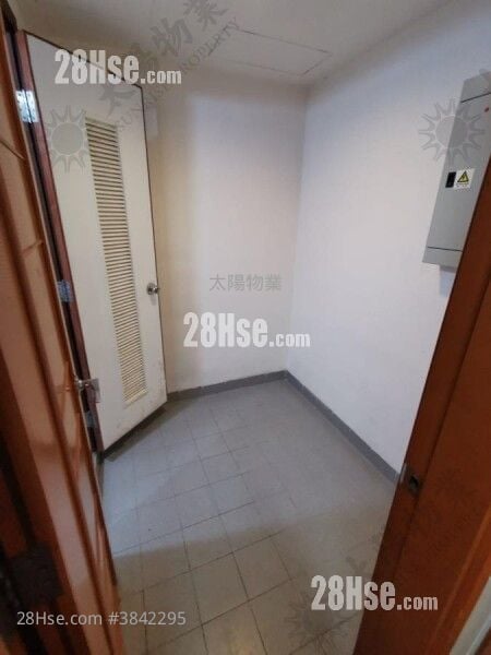 Royal Peninsula Rental 3 Bedrooms 968 ft²