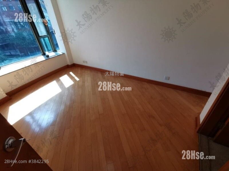 Royal Peninsula Rental 3 Bedrooms 968 ft²