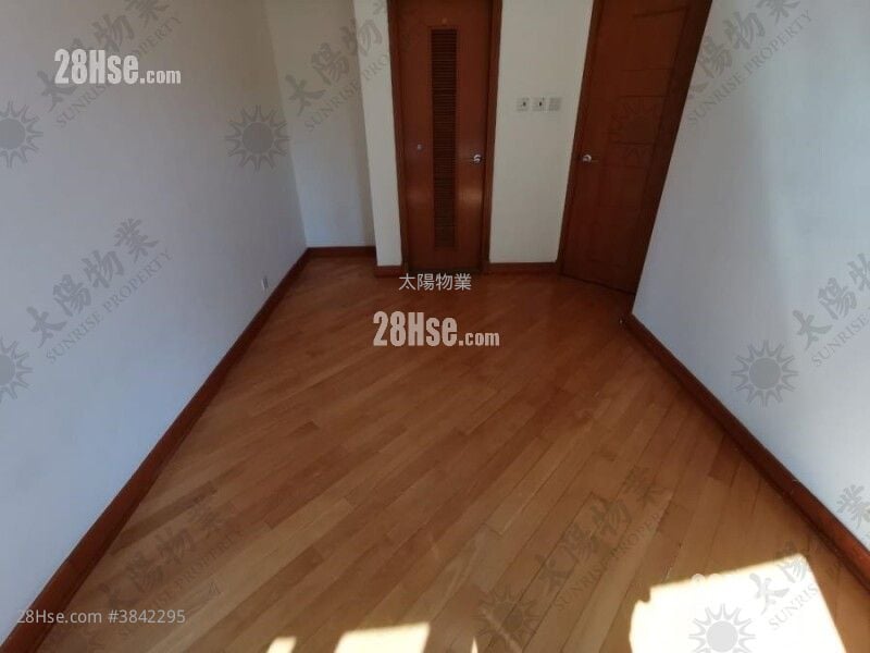 Royal Peninsula Rental 3 Bedrooms 968 ft²