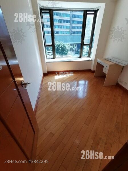 Royal Peninsula Rental 3 Bedrooms 968 ft²