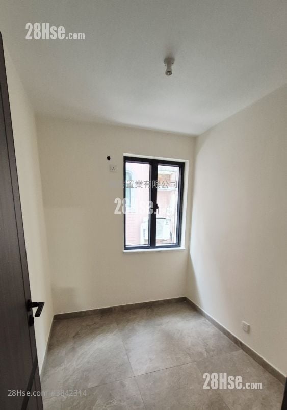 Village Rental 3 Bedrooms , 2 Bathrooms 700 ft²