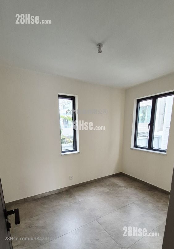 Village Rental 3 Bedrooms , 2 Bathrooms 700 ft²