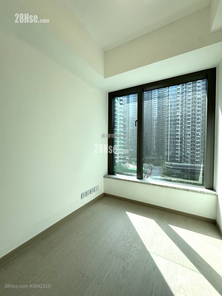 The Southside Sell 3 Bedrooms , 1 Bathroom 737 ft²