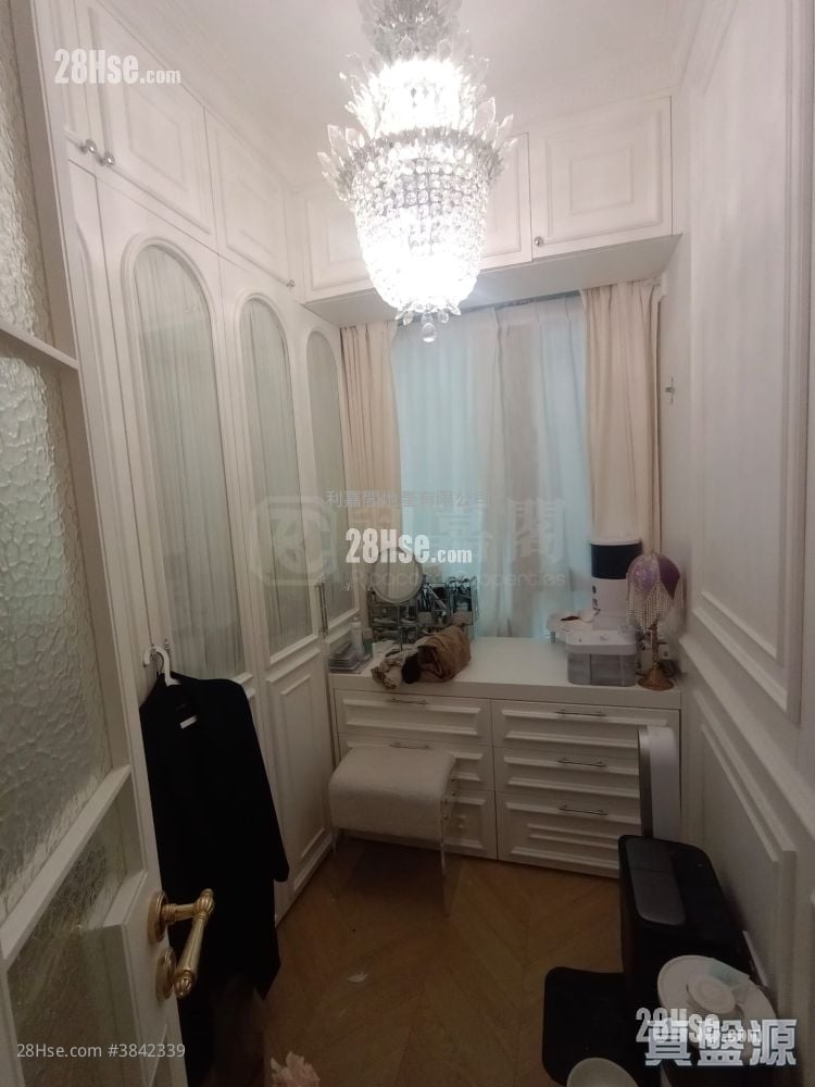 Grand Mayfair  Sell 3 Bedrooms 522 ft²