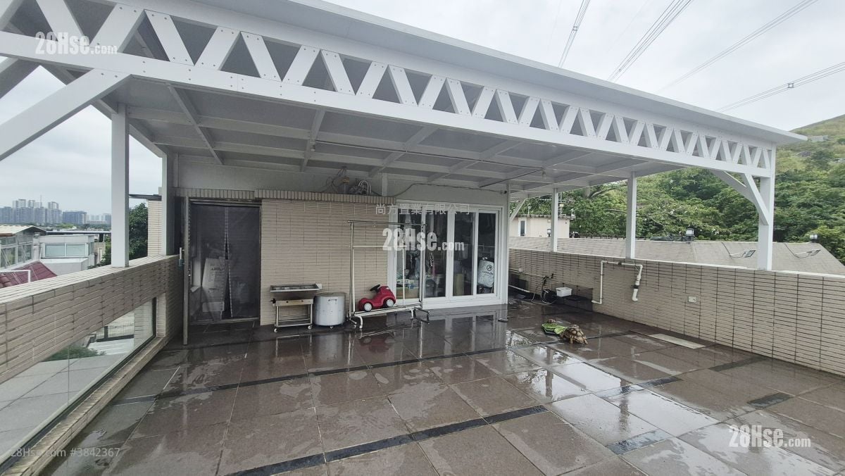 Village Rental 3 Bedrooms , 1 Bathroom 700 ft²
