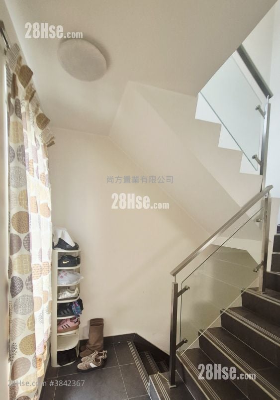 Village Rental 3 Bedrooms , 1 Bathroom 700 ft²