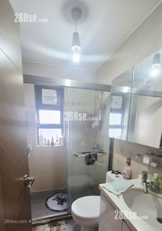 Village Rental 3 Bedrooms , 1 Bathroom 700 ft²