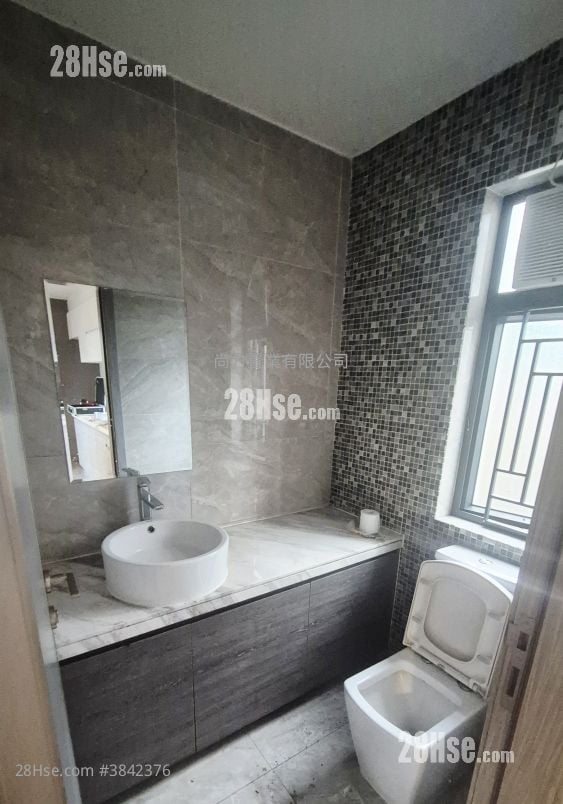 Village Rental 4 Bedrooms , 4 Bathrooms 1,400 ft²
