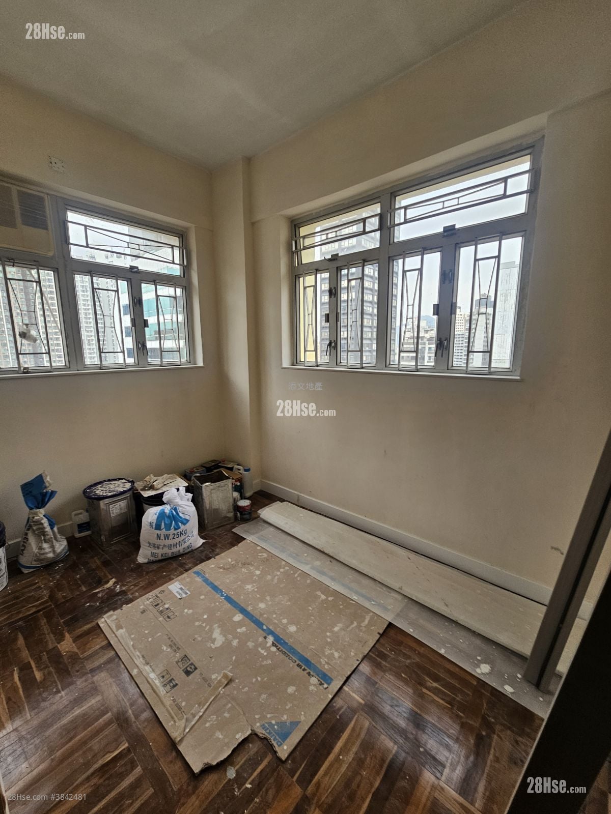 Kwok Wah Mansion Rental 3 Bedrooms , 1 Bathroom 626 ft²
