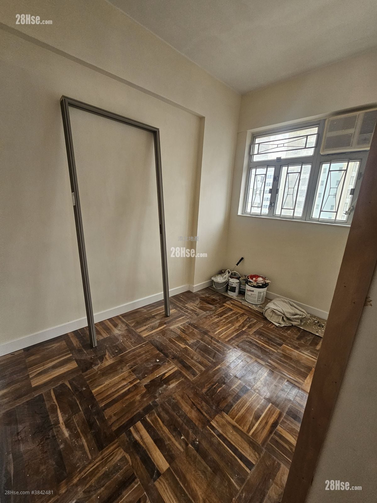 Kwok Wah Mansion Rental 3 Bedrooms , 1 Bathroom 626 ft²
