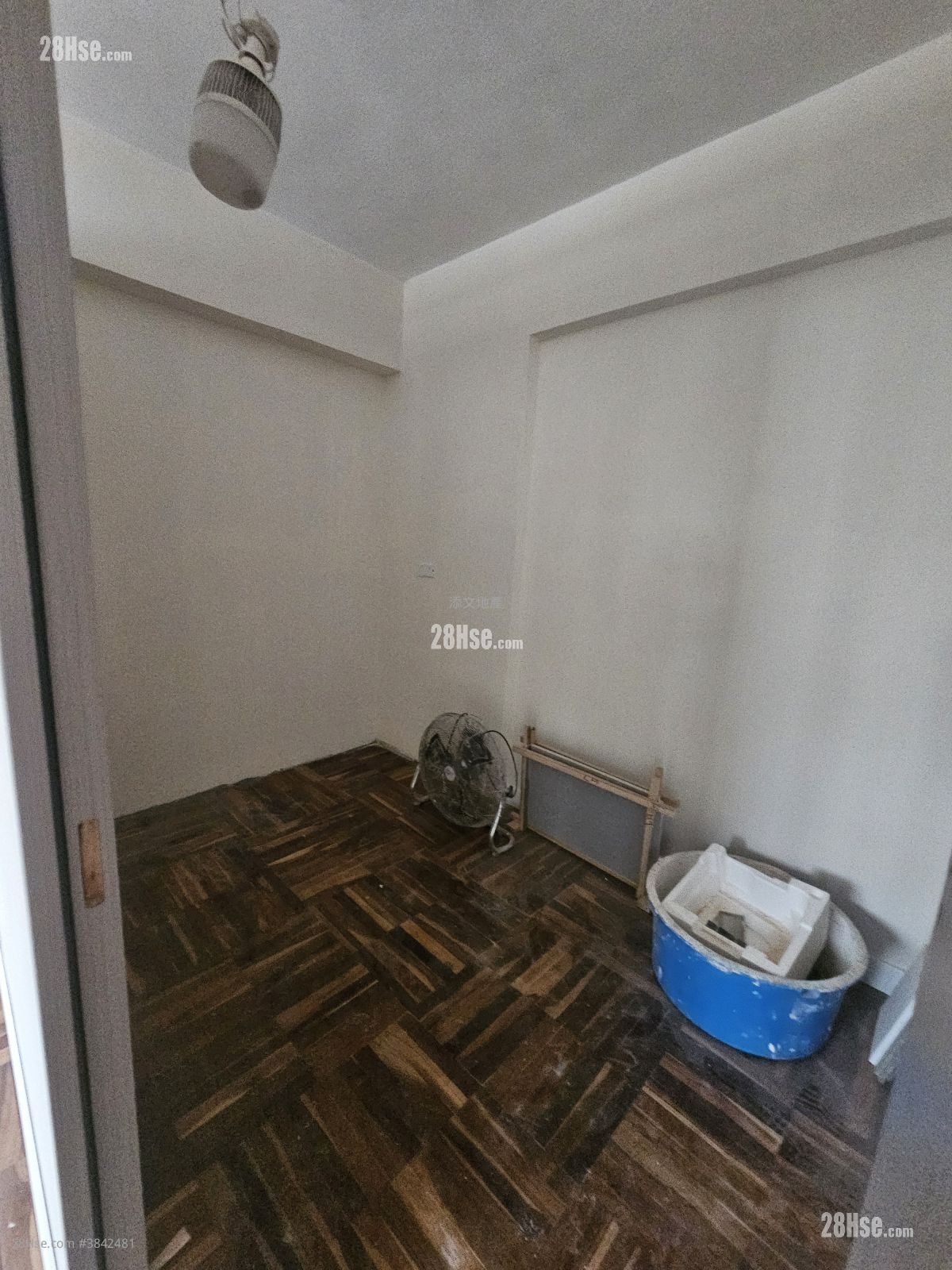 Kwok Wah Mansion Rental 3 Bedrooms , 1 Bathroom 626 ft²