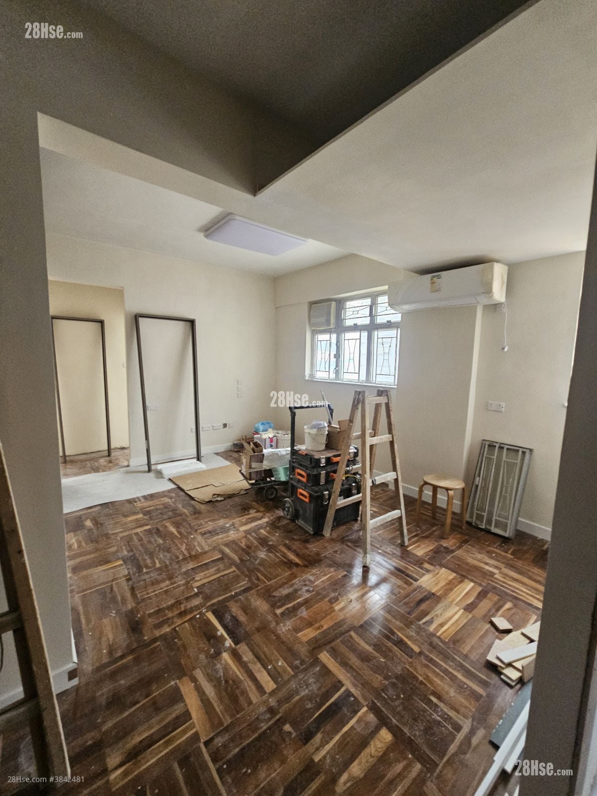 Kwok Wah Mansion Rental 3 Bedrooms , 1 Bathroom 626 ft²
