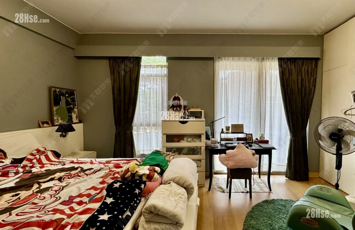master room: Green Crest Sell 3 Bathrooms 1,090 ft²
